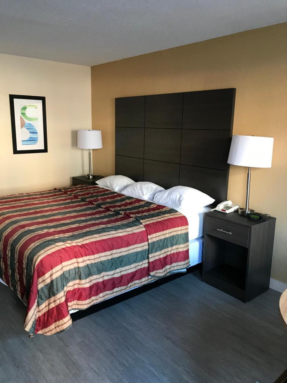Sunset Inn Northlake シャーロット エクステリア 写真